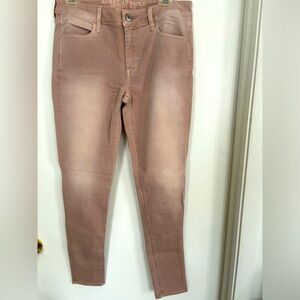 American Eagle Outfitters jeans in dusty pink color, size 10 regular. Jegging.